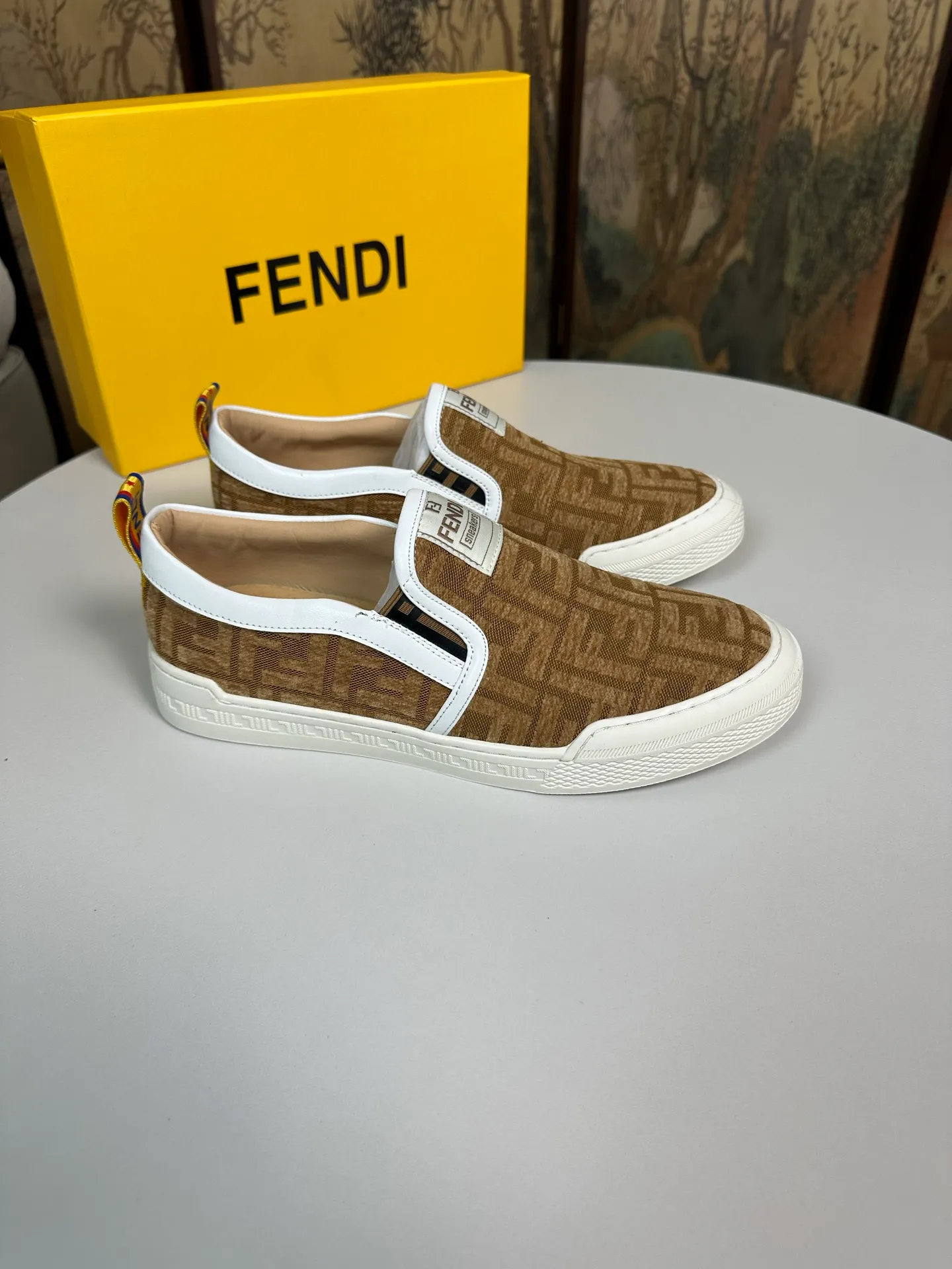 Factory price 380💰 (FENDI) New style 👊🏻 upper 🇮🇹 imported cowhide fabric 🇩🇪 imported sheepskin lining. The original outsole is molded to highlight the identity of every man, and the upper foot is stable and stable🚶🏻🚶🏻The high-end custom counters reproduce the original version📯No matter the wind or rain, the shoe last remains unchanged and can withstand the verification of time🔍️,🔵 Size: 38-44 (45 is custom-made and cannot be returned or exchanged